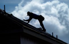 如何为您的房屋聘请可靠的屋顶承包商